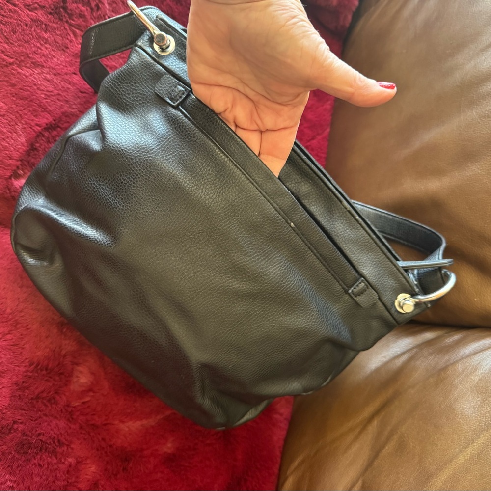 Carpisa  Black Shoulder Bag Sleek Design Water-Resistant